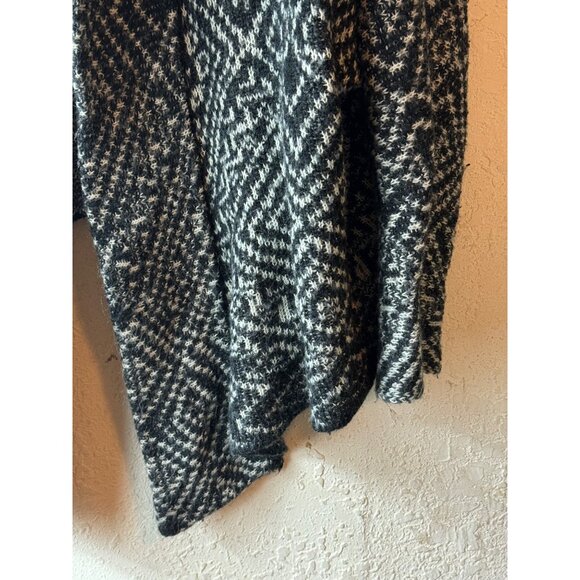 Billabong Womens Large Open Front Cardigan Black White Acrylic Geometric Pattern - Picture 3 of 8